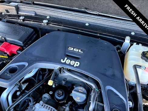 Used 2020 Jeep Gladiator Overland w/ LED Lighting Group image 30