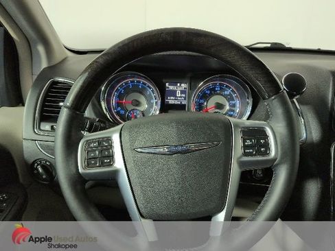 Used 2012 Chrysler Town & Country Limited w/ Luxury Group FWD image 19