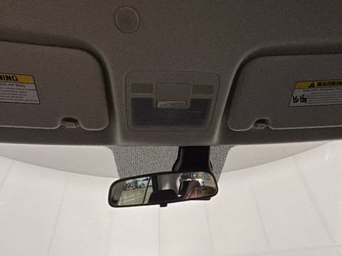 Certified 2025 Hyundai Venue SE FWD image 24