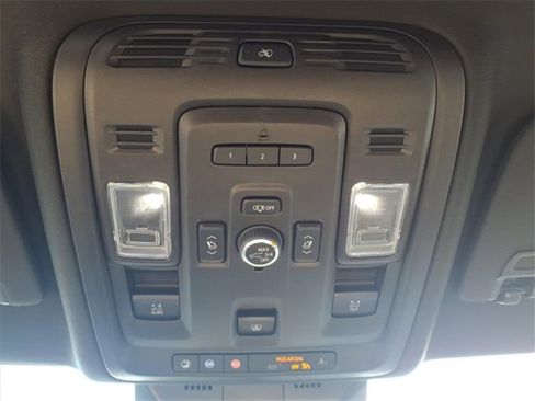 Used 2023 Cadillac Escalade ESV Premium Luxury image 24