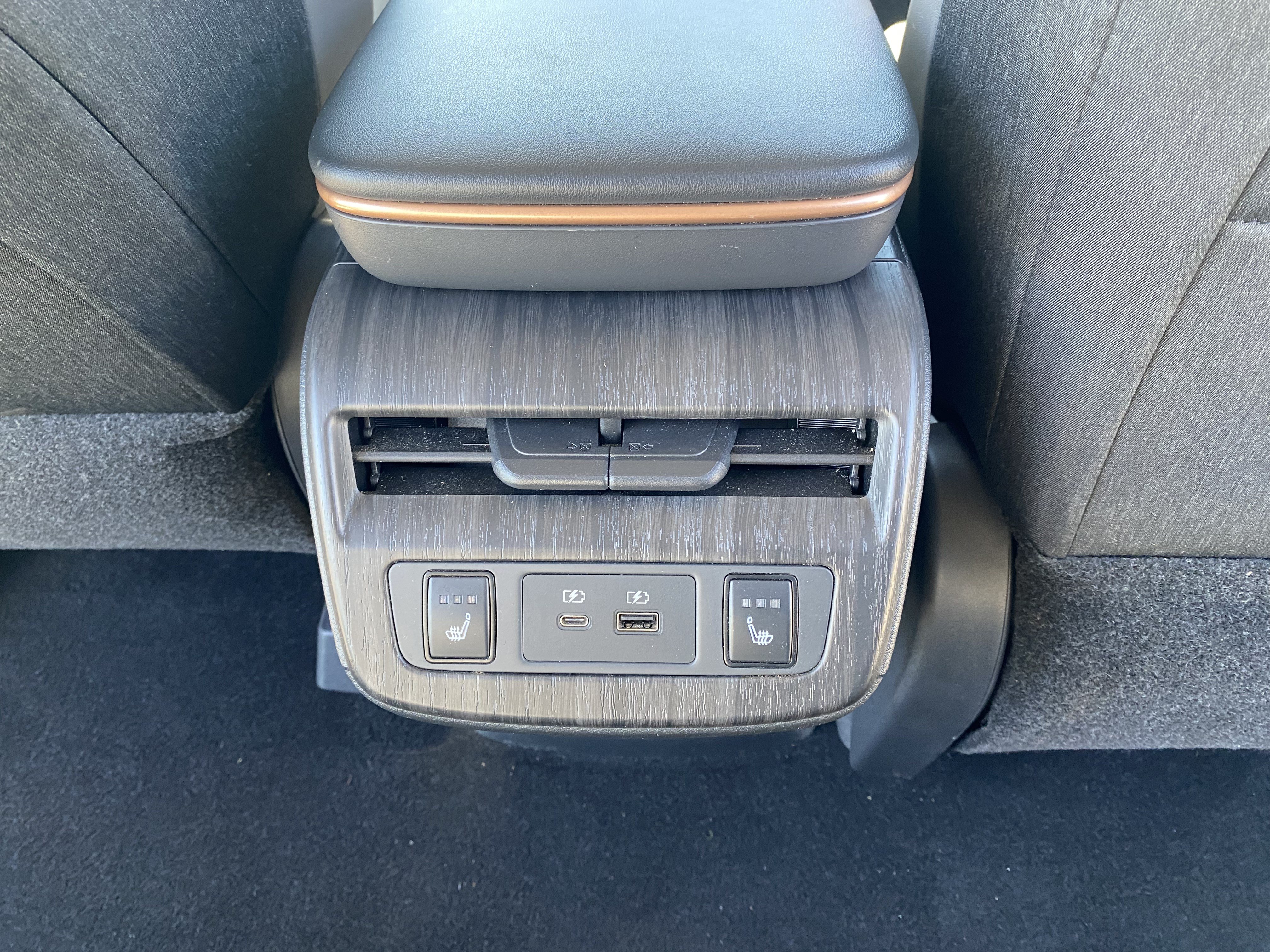 Used 2023 Nissan Ariya FWD image 20