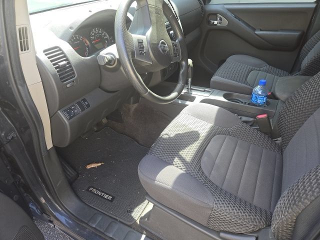 Used 2013 Nissan Frontier SV w/ SV Value Truck Pkg RWD image 15