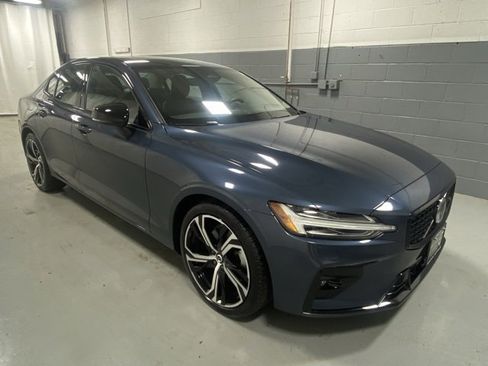 Certified 2025 Volvo S60 B5 Core image 4