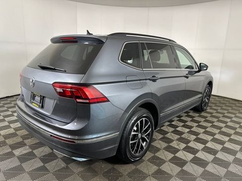Used 2021 Volkswagen Tiguan SE image 3