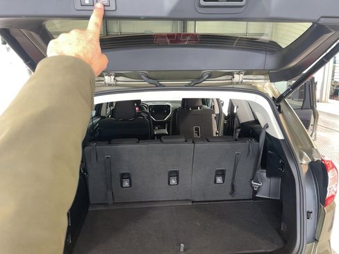 Used 2024 Subaru Ascent Premium w/ Convenience Package image 20