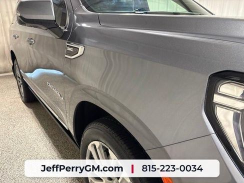 Used 2021 GMC Yukon Denali w/ Denali Ultimate Package AWD/4WD image 8
