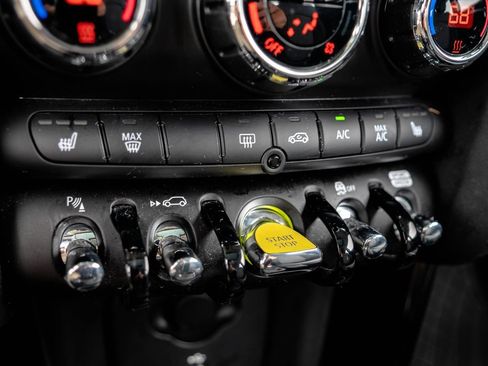 Certified 2024 MINI Cooper SE FWD image 31