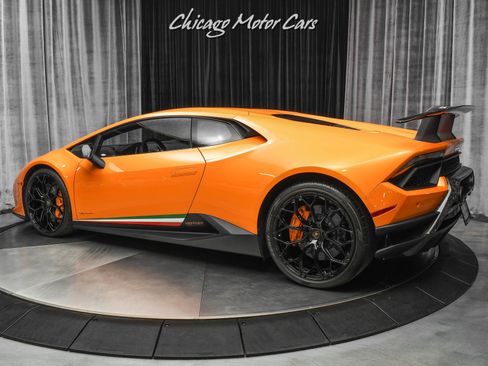 Used 2018 Lamborghini Huracan Performante image 3
