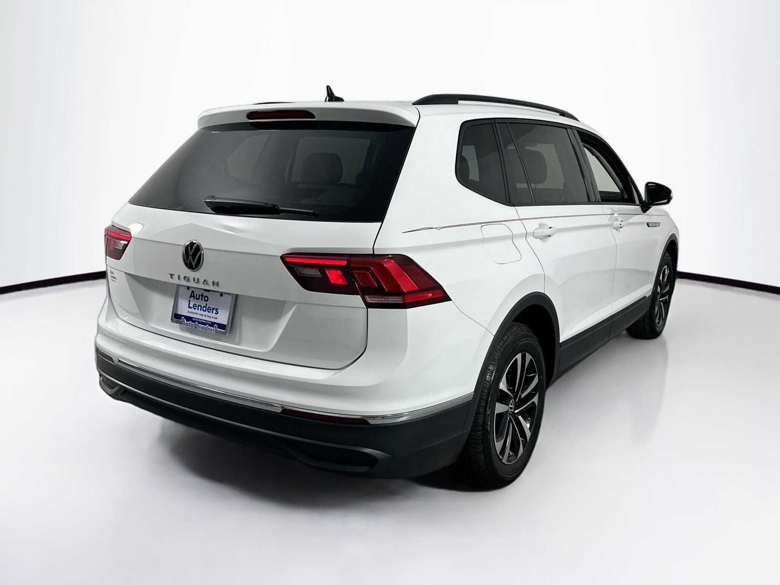 Used 2023 Volkswagen Tiguan S FWD image 5