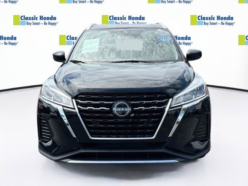 Used 2023 Nissan Kicks SV FWD image 2
