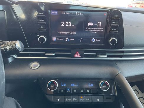 Used 2022 Hyundai Elantra SEL w/ Convenience + Premium Package image 19