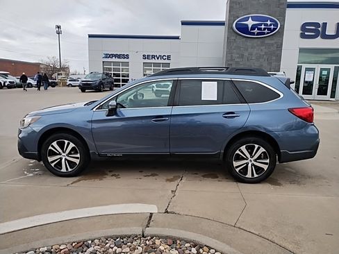 Used 2018 Subaru Outback 2.5i Limited image 11