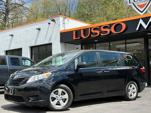 Used 2015 Toyota Sienna L FWD image 51