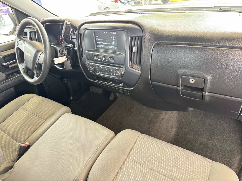 Used 2018 Chevrolet Silverado 1500 Custom w/ Custom Value Package RWD image 14