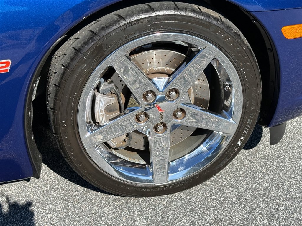 Used 2007 Chevrolet Corvette Coupe w/ Preferred Equipment Group RWD image 31