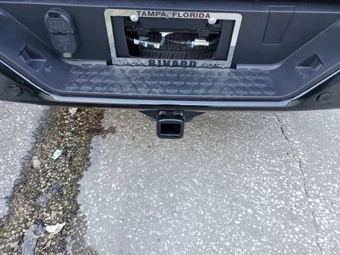 New 2026 GMC Canyon Elevation w/ Convenience Package image 10