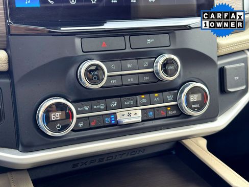 Used 2023 Ford Expedition Limited image 30