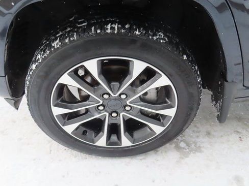 Used 2024 Jeep Grand Cherokee Overland w/ Luxury Tech Group IV image 18