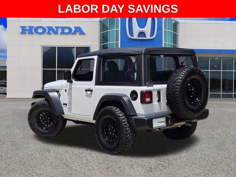 Used 2025 Jeep Wrangler Sport AWD/4WD image 5