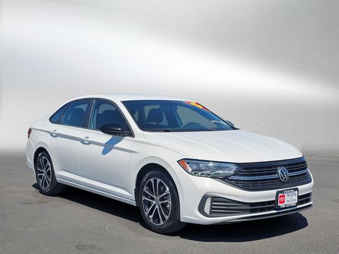 Used 2022 Volkswagen Jetta Sport FWD image 7