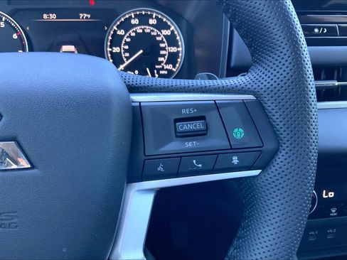 Used 2026 Mitsubishi Outlander AWD image 25