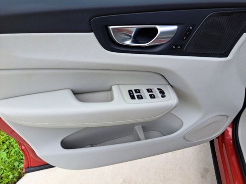 Used 2024 Volvo XC60 B5 Plus w/ Protection Package Premier image 15