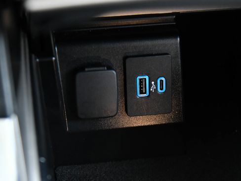 Used 2021 Ford Explorer Limited w/ Equipment Group 301A image 31