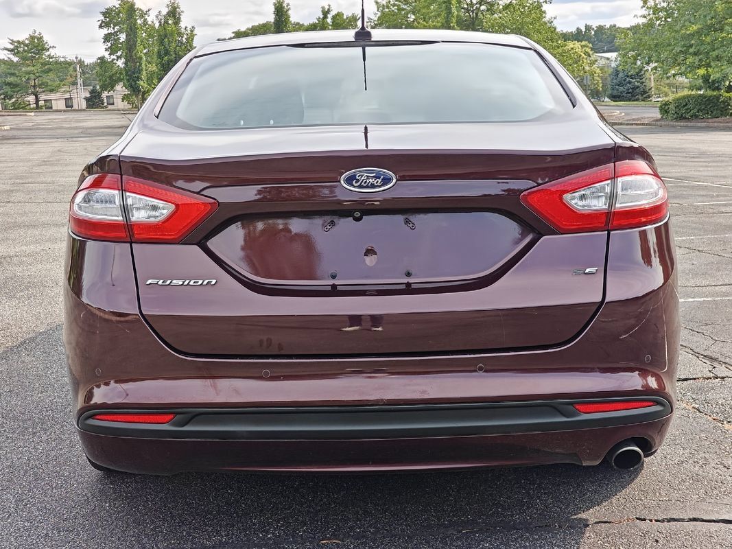 Used 2013 Ford Fusion SE FWD image 13