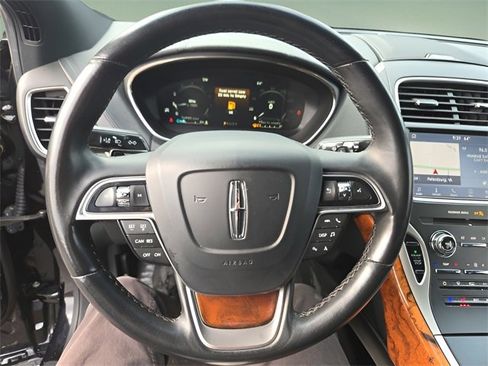 Used 2020 Lincoln Nautilus Reserve image 14