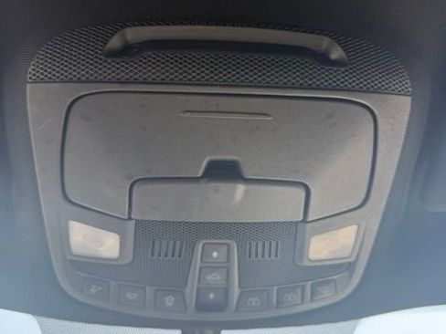 Used 2018 Ford Expedition XLT w/ Equipment Group 202A AWD/4WD image 32