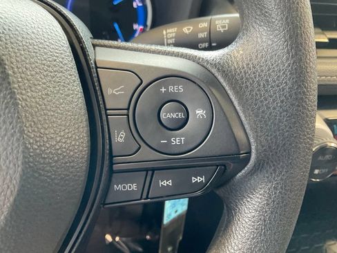 Certified 2025 Toyota RAV4 LE AWD/4WD image 12