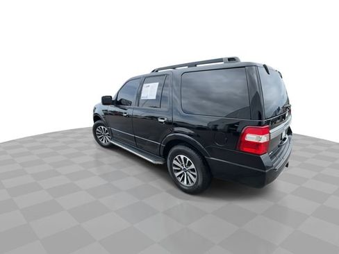 Used 2017 Ford Expedition XLT w/ Equipment Group 202A AWD/4WD image 6