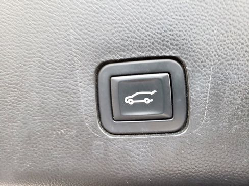 Used 2018 Chevrolet Traverse Premier w/ Redline Edition image 6