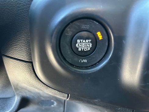 Used 2021 Jeep Wrangler Unlimited Sahara w/ LED Lighting Group AWD/4WD image 24