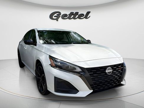 Used 2023 Nissan Altima 2.5 SR AWD/4WD image 1