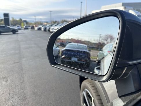 New 2025 Volkswagen Taos SEL image 23