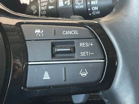 Certified 2025 Honda Pilot Touring image 10
