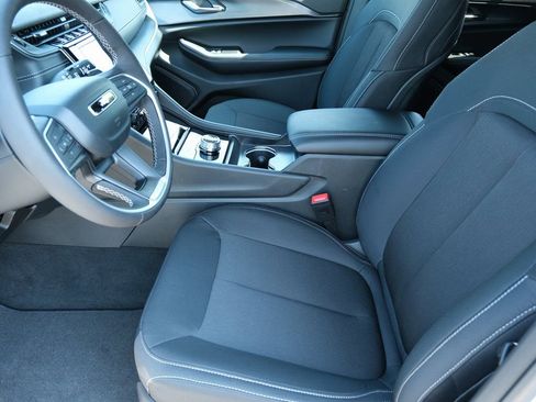 New 2025 Jeep Grand Cherokee Laredo w/ Luxury Tech Group I AWD/4WD image 5