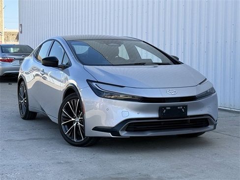Used 2025 Toyota Prius Limited image 2