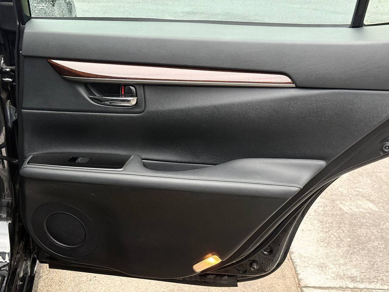 Used 2017 Lexus ES 350 w/ Navigation System Package FWD image 30