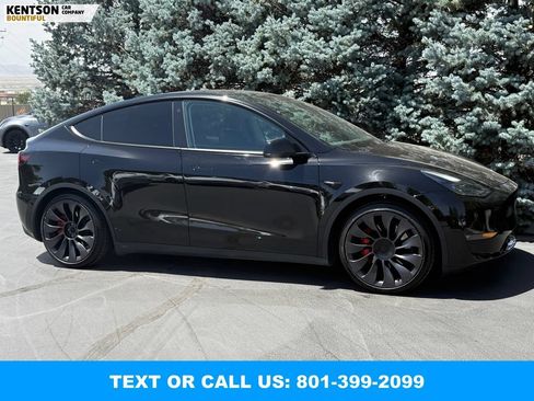 Used 2023 Tesla Model Y Performance AWD/4WD image 11