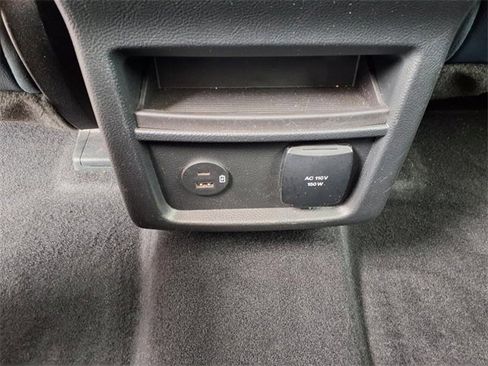 Used 2022 Ford Edge SEL w/ Sport Appearance Package image 9