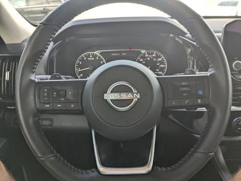 Used 2024 Nissan Pathfinder SV image 34