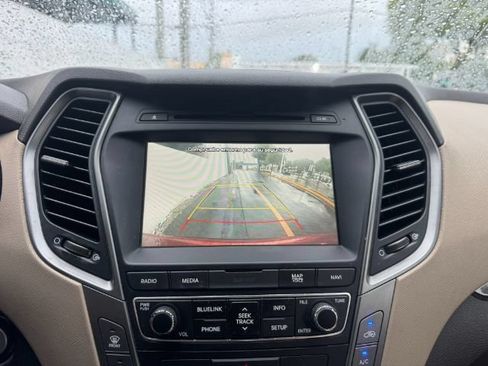 Used 2017 Hyundai Santa Fe Sport FWD image 26