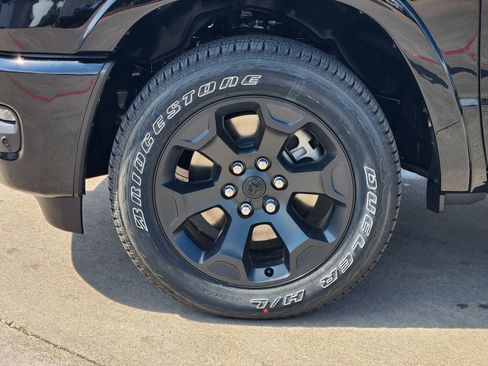 New 2026 RAM 1500 4x4 Crew Cab image 11