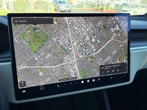 Used 2023 Tesla Model X Plaid image 13