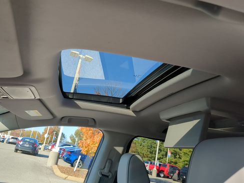 Used 2024 Honda Odyssey Elite image 23