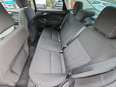 Used 2016 Ford Focus SE w/ SE Power Seat Package image 19