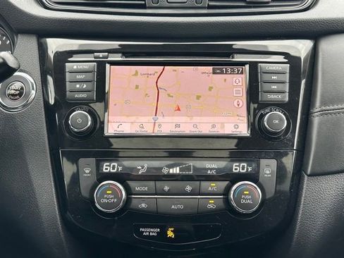 Used 2020 Nissan Rogue SL w/ Premium Package image 36