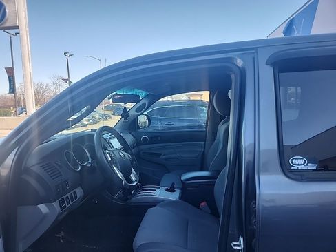 Used 2015 Toyota Tacoma 4x4 Double Cab image 9